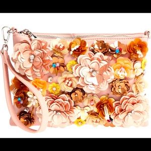 Chelsea28 Fleur Crossbody/Wristlet